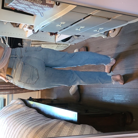 AE mom jeans - Picture 2 of 5